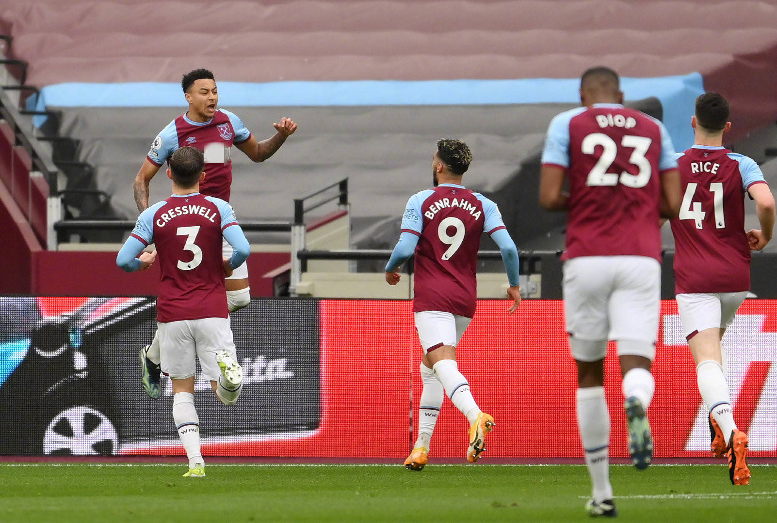 组赛遭遇挫 组赛遭遇挫